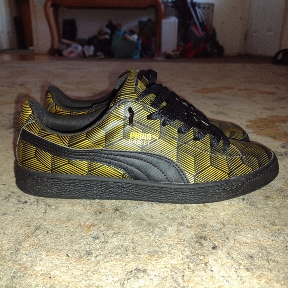 Shoes - Picture 2 of 4